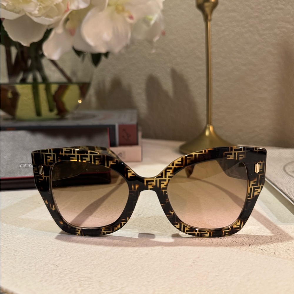 Fendi Women's Black and Gold Sunglasses